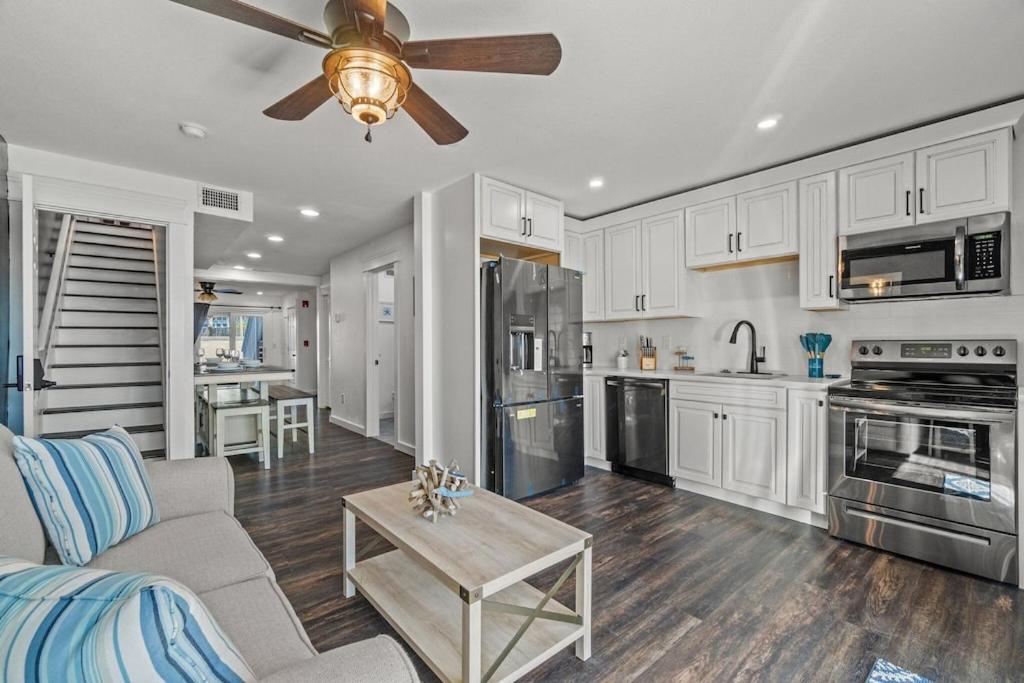 Newly Remodeled Beachfront Townhome - Sleeps 14 Panama City Beach Exterior photo